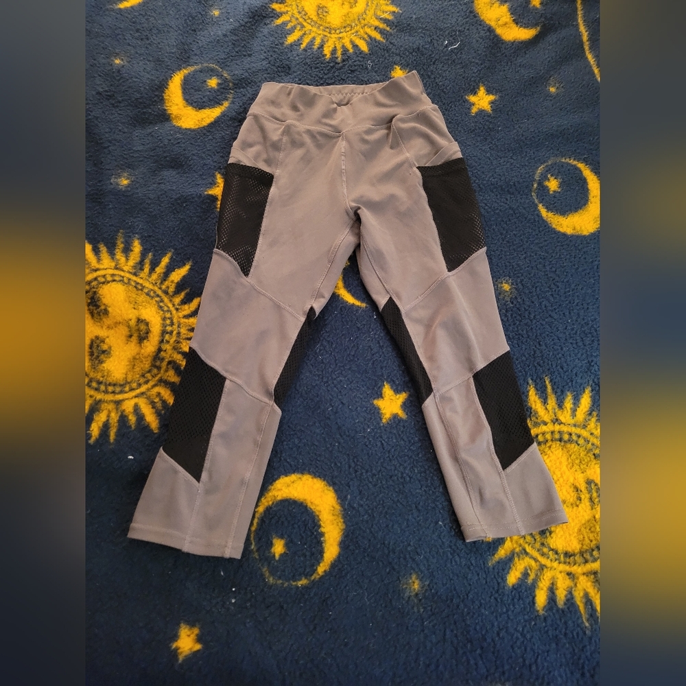 Casual & Comfy Yoga Leggings, Gray & Black